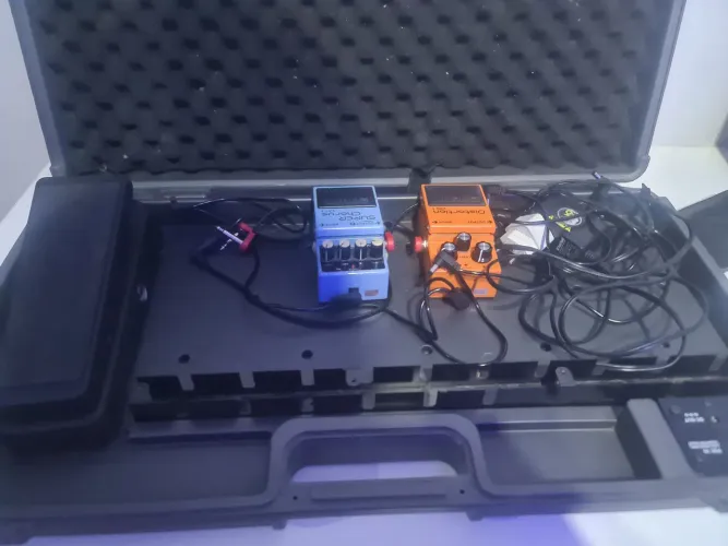 VENDO SET DE PEDAIS COMPLETO BOSS COM CASE EDIÇÃO LIMITADA