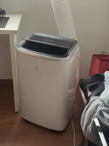 Ar Condicionado Portátil Electrolux 12.000 BTUs - 220v (Novinho!)