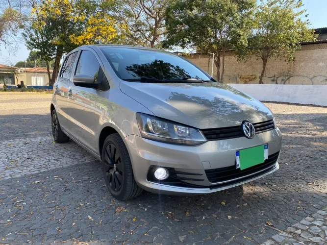 Volkswagen Fox Trendline 1.0 Flex 8V 5P 2015