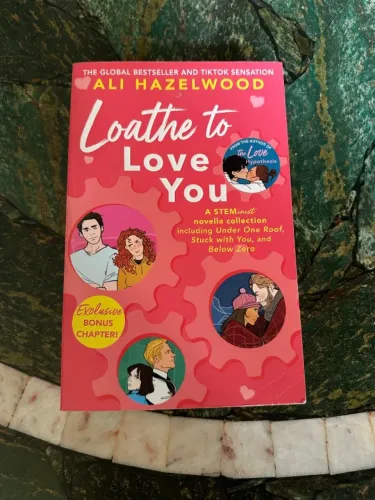 Loathe to Love You - Romance em inglês | Excelente estado
