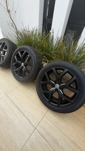 Rodas Amarok aro 22 com pneus em estado de novo