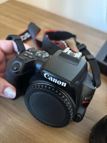Canon EOS Rebel SL3 + 2 Lentes + Carregador