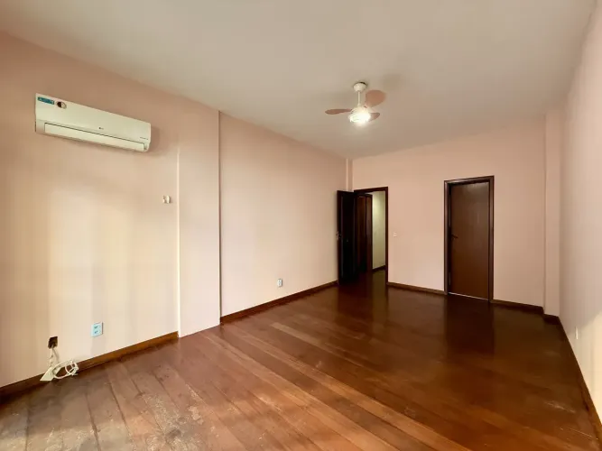 [265-43318] Invista em Espaço: 297m² com 3 Suítes e Lazer Total no Coração da Praia da Cos