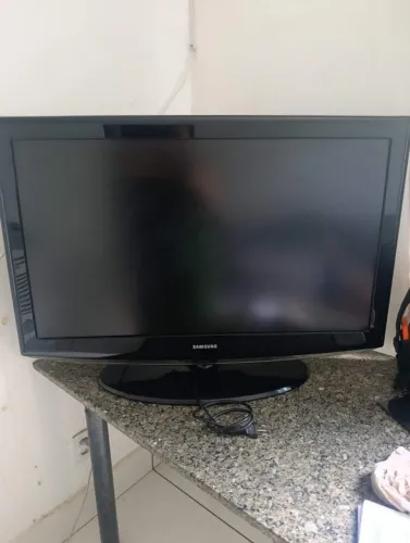 TV SAMSUNG 40 POLEGADAS - PRECISA DO CONVERSOR