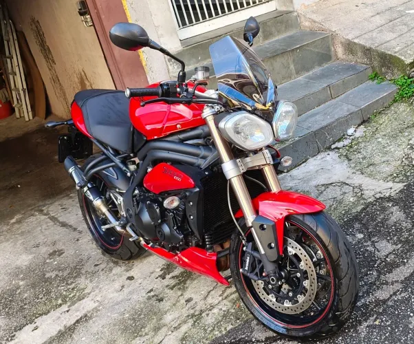 Triumph Speed Triple 1050cc zerada só transferir 