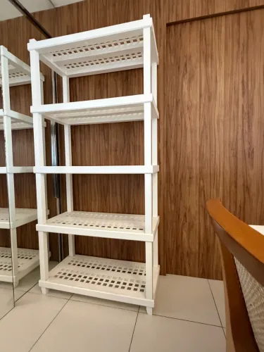 Estante Plástica Modular 5 Andares | Resistente e Desmontável