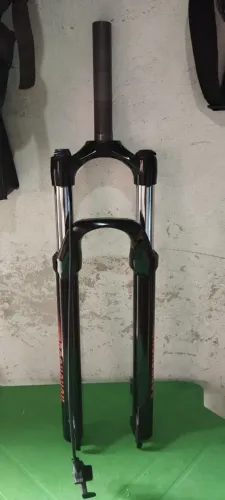 Suspensão 29 rock Shox Judi hidráulica trava no guidão semi nova 
