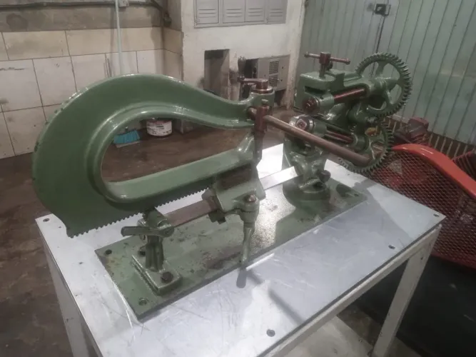 Tesoura rotativa manual BROMBERG 