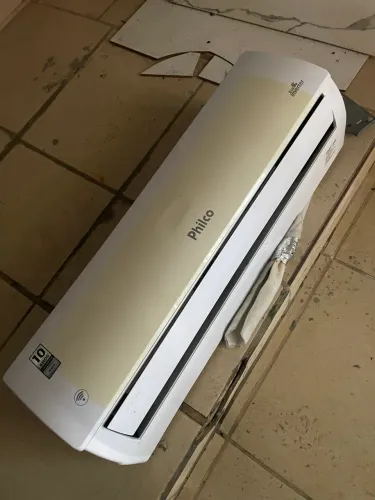 Evapora de ar-condicionado inverter 9mil Btu chama no zap *61