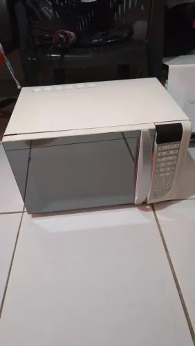 Microondas 31 litros funcionando