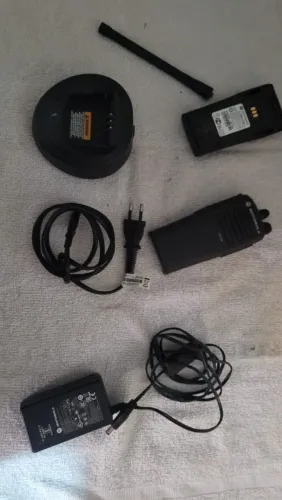 Rádio Motorola DEP450VHF 8 canais,portátil bidirecional,opera frequência analógica/digital