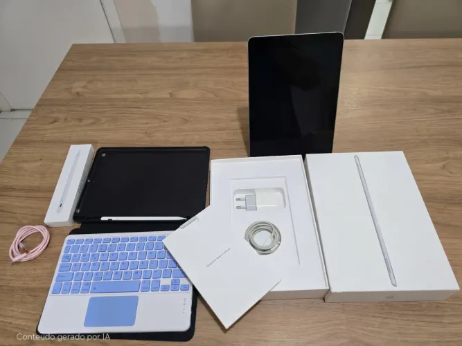 iPad 9ª Geração 64GB Wi-Fi Prateado + Caixa, Carregador, Capa Teclado e Caneta WB