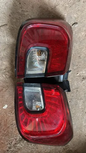 PAR DE LANTERNA FIAT ARGO 