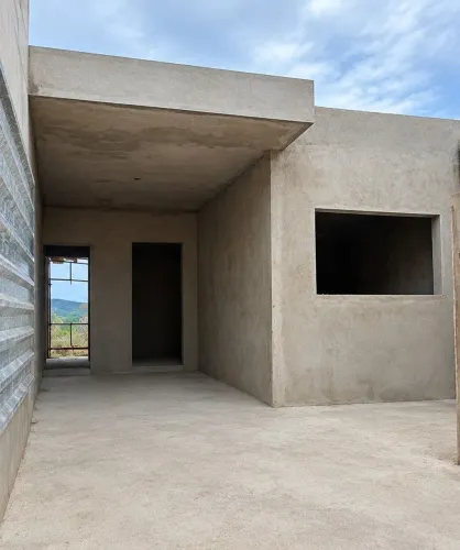 VENDO CASA EM LAGOA SANTA SEMI ACABADA