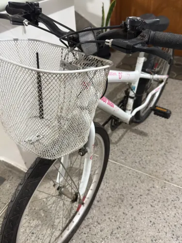 Bicicleta Mormaii Juvenil Aro 24 super inteira