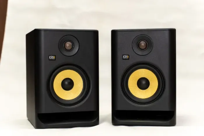 Monitor KRK ROKIT 5 GERAÇÃO 5 (NA CAIXA NOVA)