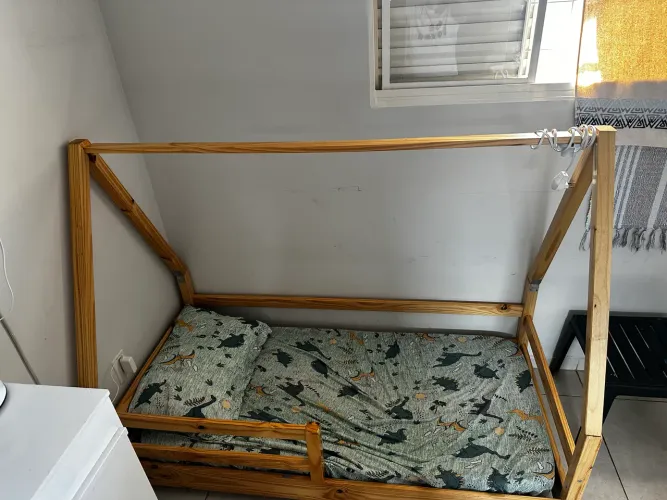 Mini cama Montessoriana