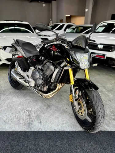 HORNET 600F Baixo Km