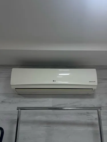 Ar-Condicionado LG Inverter 22.000 BTUs 220V