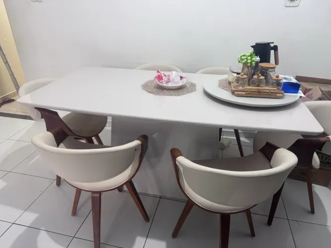 Mesa de 6 cadeiras