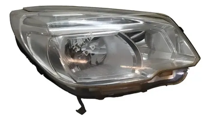 Farol Direito Quebrado S10 2.8 2016  Direito