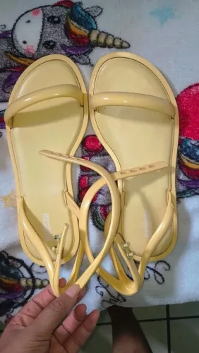 Vendo as 2 melissas 50 reais, número 34 