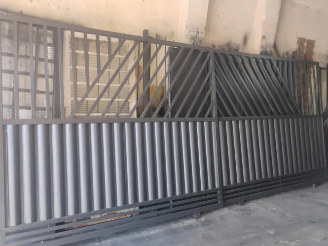 PORTÃO DE CORRER 2 FOLHAS SEMI NOVO 4.78x2.20 bem reforçado