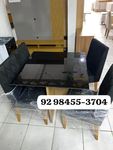 Mesa de jantar // 4 lugares // promoção