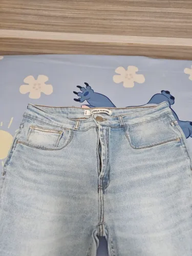CALÇA JEANS - Usada - tamanho 42 - Lança Perfume