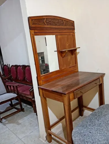 Penteador escrivaninha com gavetas e trabalho de marchetaria
