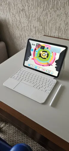 Ipad 11th Gen A16 + Apple Keyboard + Apple Pen