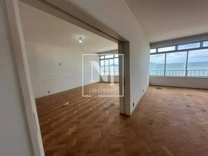 APARTAMENTO 4 QUARTOS FRONTAL MAR no Bairro de Copacabana.