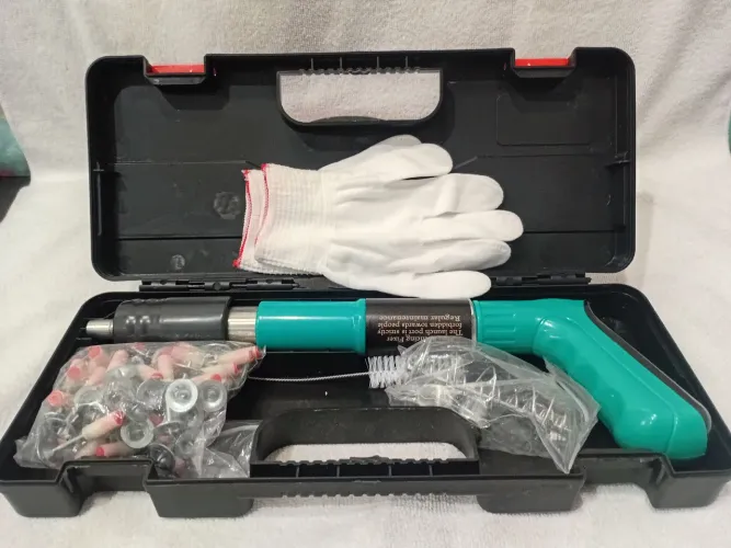 Pistola Finca Pino ação direta para fixação.