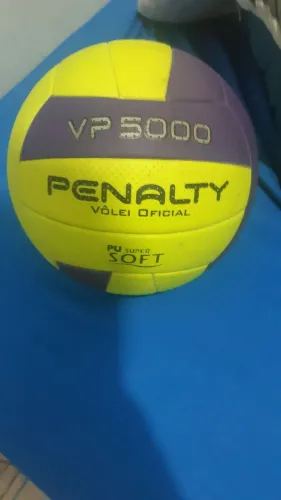 Bola de vôlei Penalty pouco usada