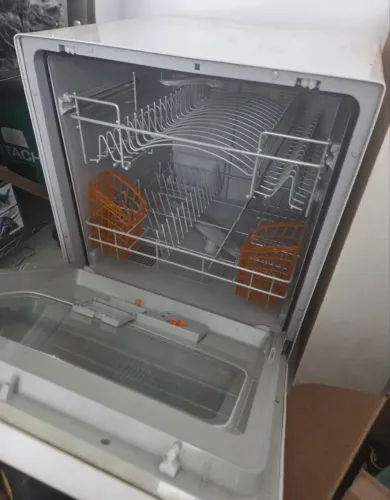 Lava-louças Brastemp 8 serviços em excelente estado.