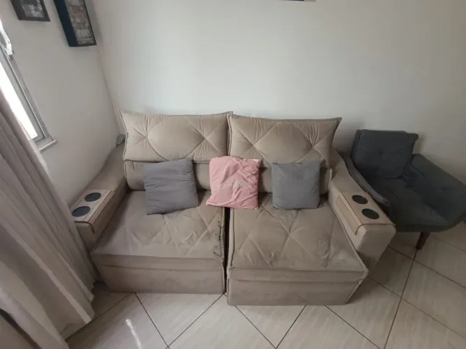 Sofá retrátil reclinável 