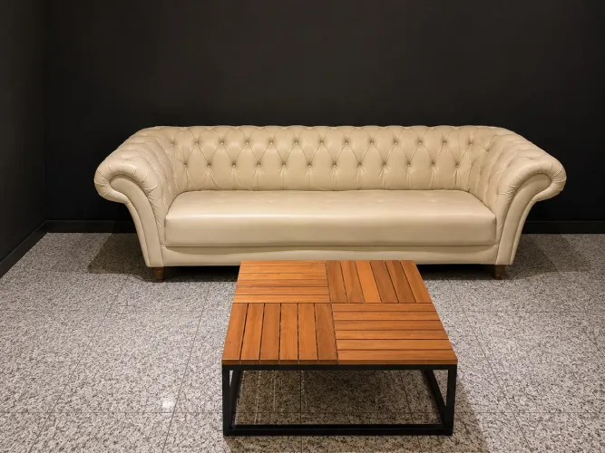 Sofá Chesterfield 3 Lugares | Estado de Novo | Bege | Muito Elegante
