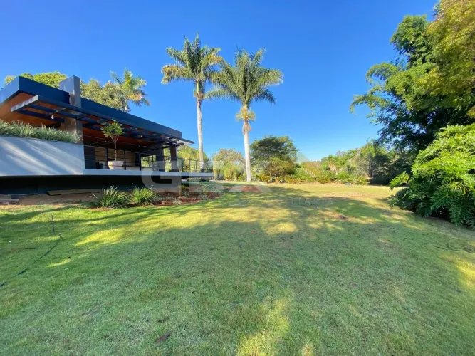Terreno à Venda no Condomínio Residencial Jardins em Carmo do Cajuru MG.