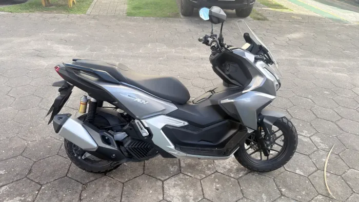 VENDO HONDA ADV 160