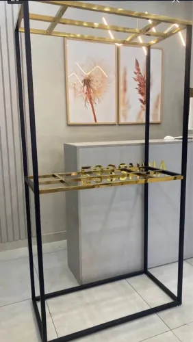 Araras de loja black gold, preta com dourado 