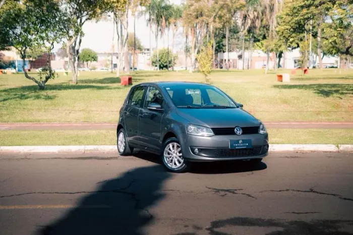 Volkswagen Fox 1.0 MI Total Flex 8V 3P 2014