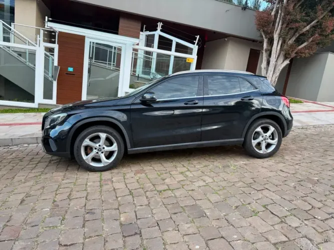 Mercedes-Benz GLA 200 Adv. 1.6/1.6 TB 16V Flex Aut. 2019