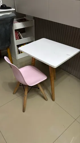 Mesinha com cadeira infantil