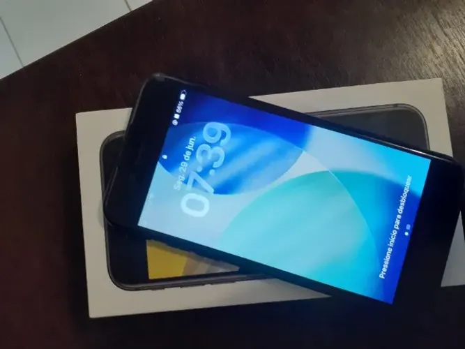  Iphone SE 2020 128gb impecável