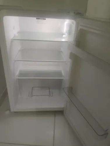 Vendo Mini geladeira/frigobar