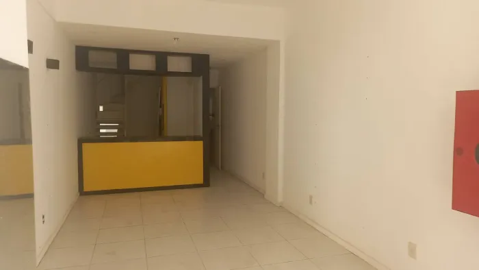 OPORTUNIDADE DE LOCAÇÃO: LOJA COMERCIAL NO CENTRO DE CABO FRIO/RJ