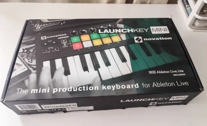 Controlador midi Novation LaunchkeyMINi