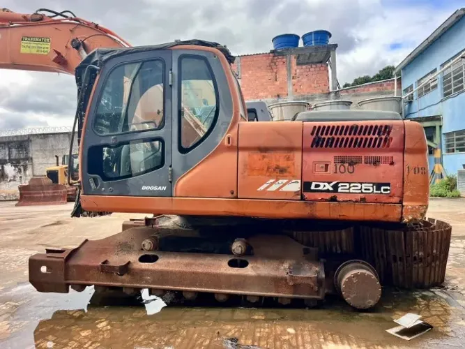Escavadeira 22ton Doosan DX225LCA/ 2014