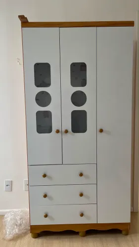 Guarda roupa de bebê