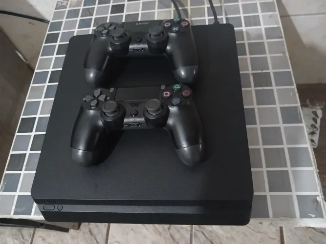 PlayStation 4 slim 500 G dois controle